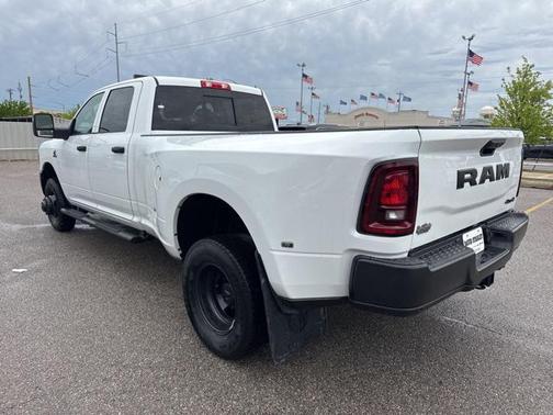 2025 RAM 3500 Tradesman Crew Cab 4x4 8' Box