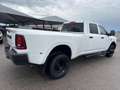 2025 RAM 3500 Tradesman Crew Cab 4x4 8' Box