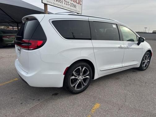 2026 Chrysler Pacifica L