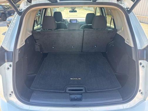 White Pearl 2025 Nissan Rogue SV