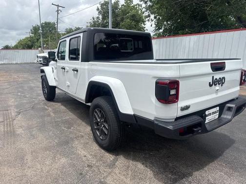 2025 Jeep Gladiator Sport S