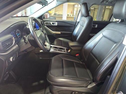 Forged Green Metallic 2022 Ford Explorer XLT