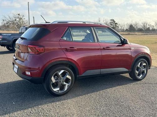 2024 Hyundai VENUE SEL