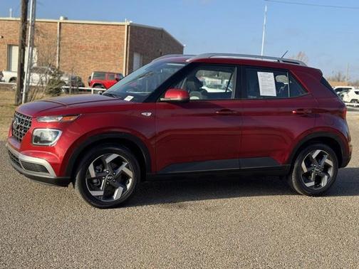 2024 Hyundai VENUE SEL