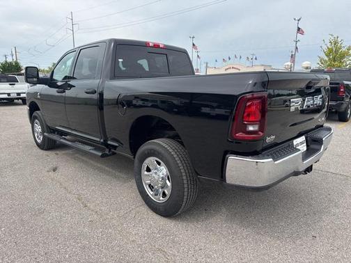 2025 RAM 2500 Tradesman Crew Cab 4x4 6'4' Box