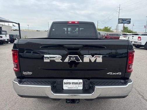 2025 RAM 2500 Tradesman Crew Cab 4x4 6'4' Box