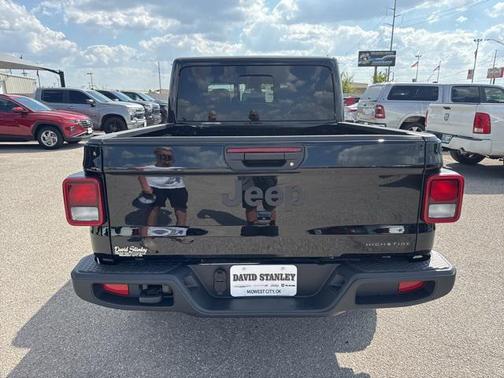 2025 Jeep Gladiator High Tide