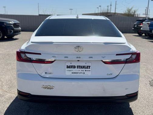 Ice Cap 2025 Toyota Camry LE