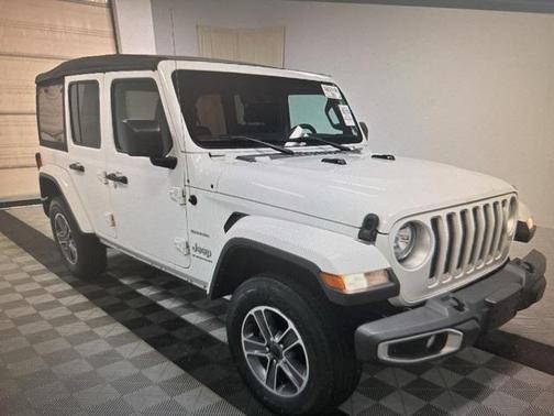2023 Jeep Wrangler 4-Door Sahara 4x4