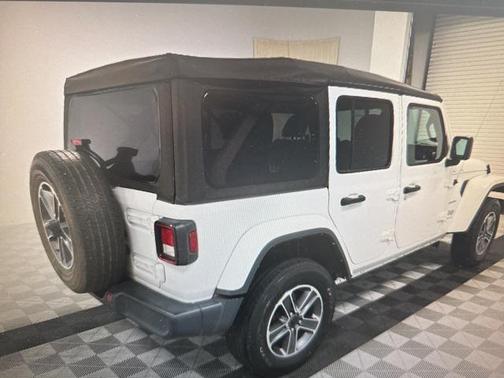 2023 Jeep Wrangler 4-Door Sahara 4x4