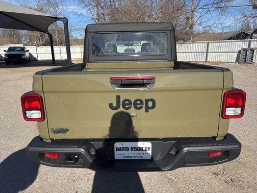 2026 Jeep Gladiator Sport