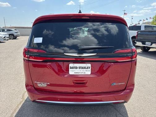 2025 Chrysler Pacifica L