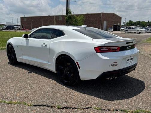 Summit White 2016 Chevrolet Camaro 2LT