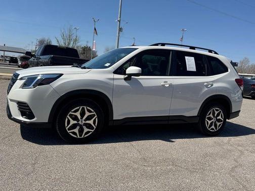 Crystal White Pearl 2023 Subaru Forester Premium