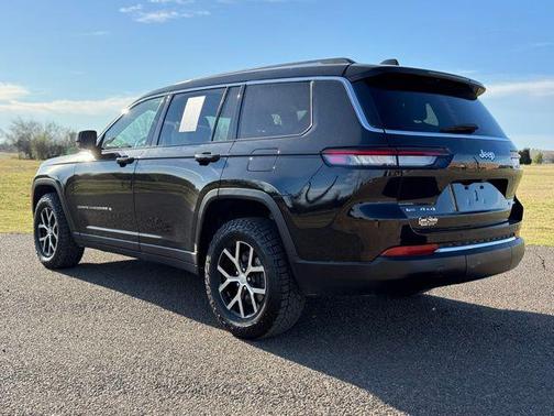 Diamond Black Crystal Pearlcoat 2023 Jeep Grand Cherokee L Limited