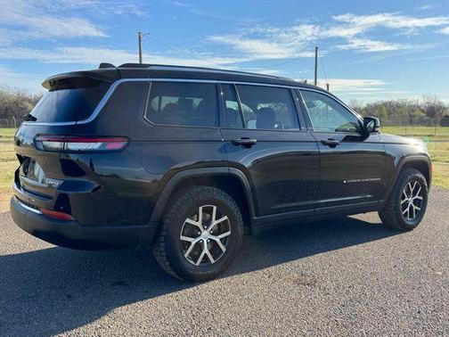 Diamond Black Crystal Pearlcoat 2023 Jeep Grand Cherokee L Limited