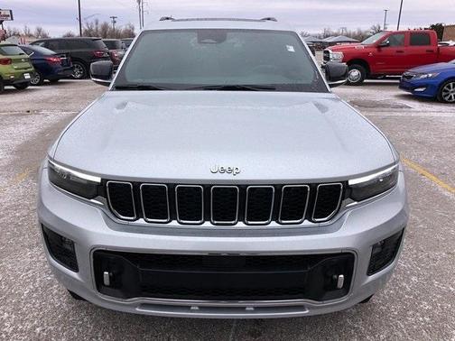 Photo 2 of 26 of 2021 Jeep Grand Cherokee L Overland