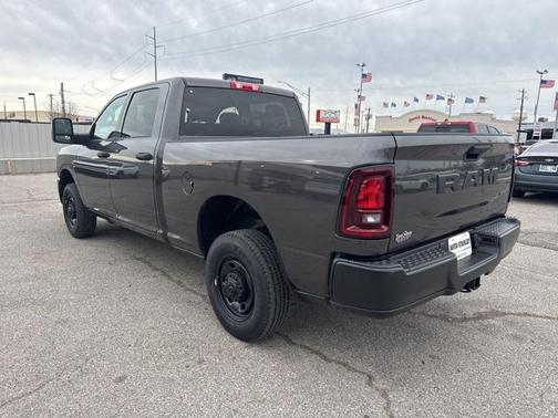 2026 RAM 2500 Tradesman Crew Cab 4x2 6'4' Box