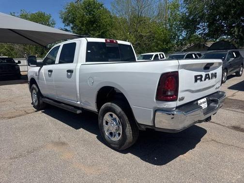 2025 RAM 2500 Tradesman Crew Cab 4x4 6'4' Box