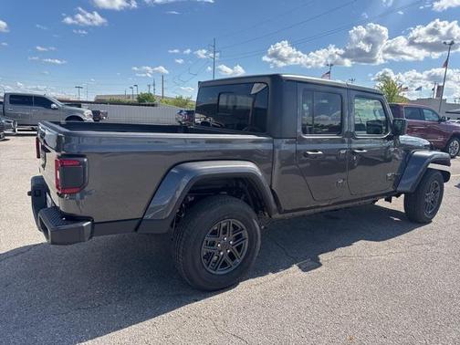 2025 Jeep Gladiator Sport S