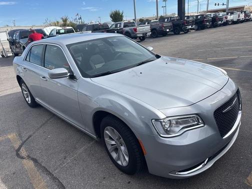2023 Chrysler 300 Touring