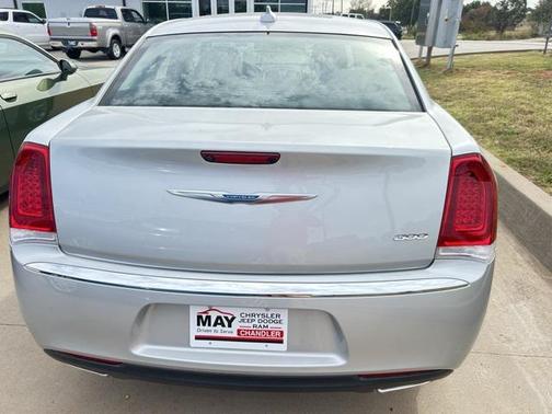 2023 Chrysler 300 Touring