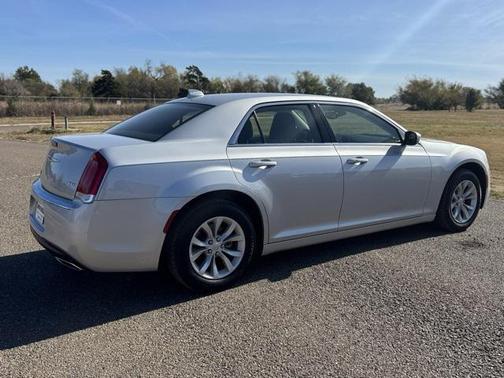 2023 Chrysler 300 Touring