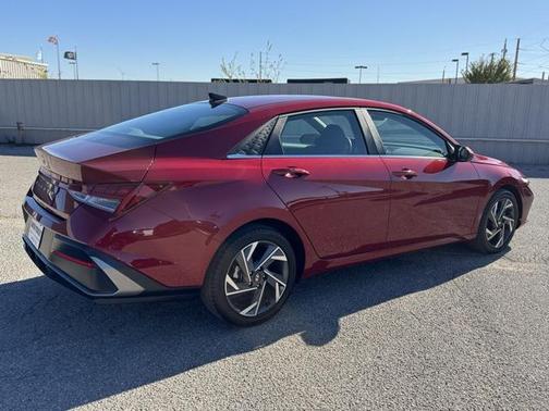 2025 Hyundai ELANTRA SEL