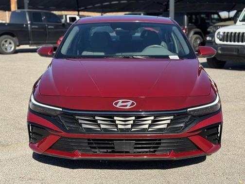 2025 Hyundai ELANTRA SEL