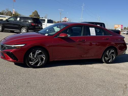 2025 Hyundai ELANTRA SEL