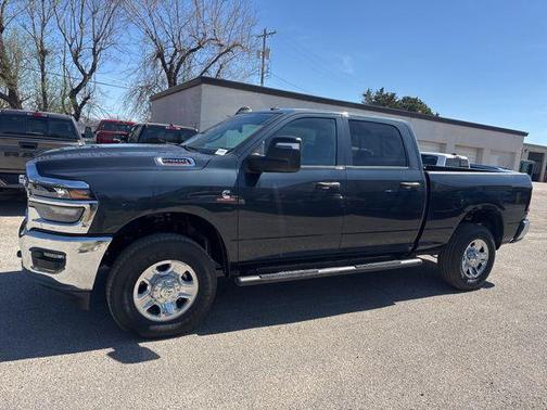 2026 RAM 2500 Tradesman Crew Cab 4x4 6'4' Box