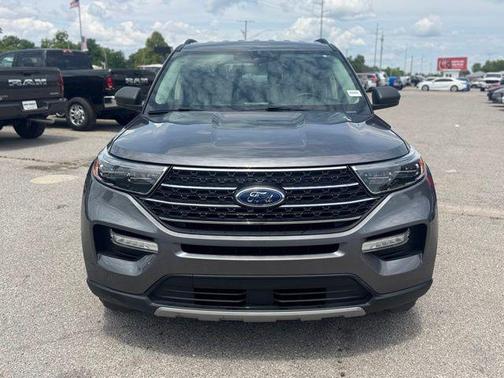 Gray Metallic 2022 Ford Explorer XLT