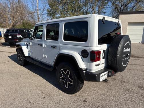 2026 Jeep Wrangler 4-Door Sahara 4x4