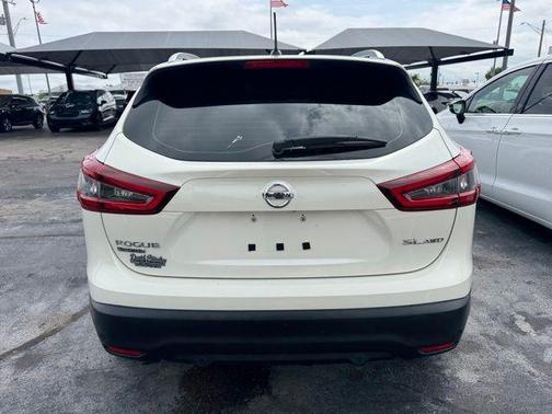 Pearl White Tricoat 2022 Nissan Rogue Sport SL