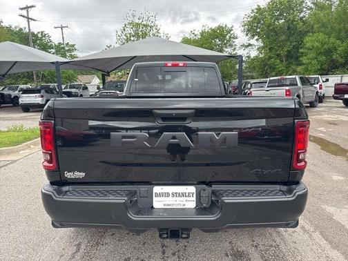 2025 RAM 3500 Tradesman Crew Cab 4x4 8' Box