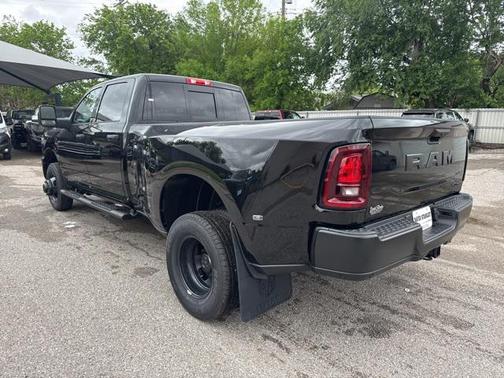 2025 RAM 3500 Tradesman Crew Cab 4x4 8' Box