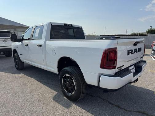 2025 RAM 2500 Big Horn Crew Cab 4x4 6'4' Box