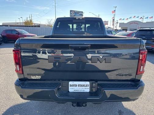 2026 RAM 2500 Big Horn Crew Cab 4x4 6'4' Box