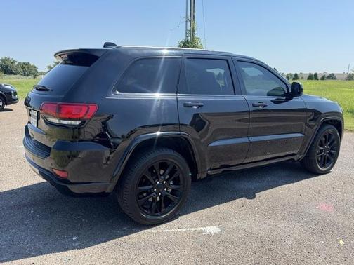 2022 Jeep Grand Cherokee Laredo