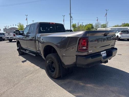 2025 RAM 3500 Tradesman Crew Cab 4x4 8' Box