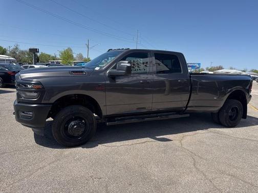 2025 RAM 3500 Tradesman Crew Cab 4x4 8' Box