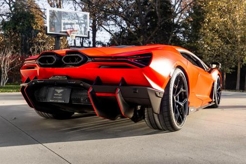 2024 Lamborghini Revuelto Base