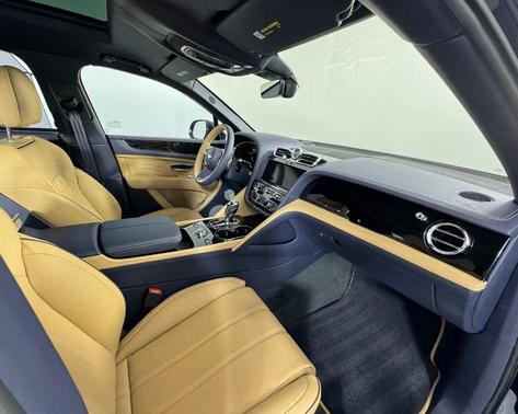 2024 Bentley Bentayga V8