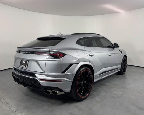 2023 Lamborghini Urus S