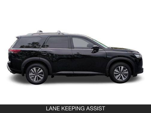 Black 2024 Nissan Pathfinder SL