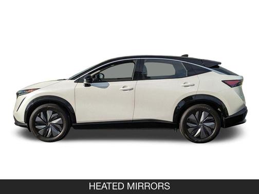 2 Tone White / Black Roof 2023 Nissan ARIYA VENTURE+