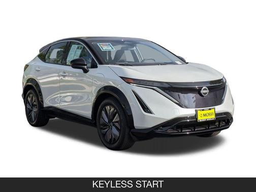 2 Tone White / Black Roof 2023 Nissan ARIYA VENTURE+