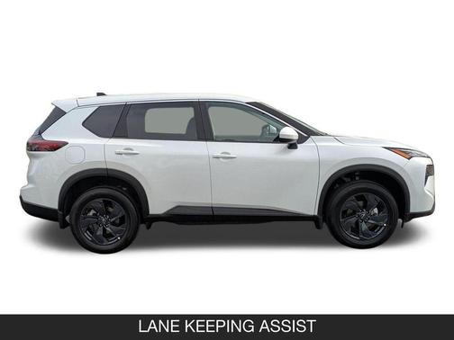 Everest White P 2026 Nissan Rogue SV