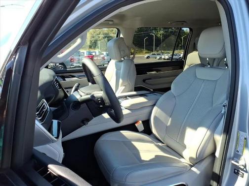 2024 Jeep Wagoneer BASE