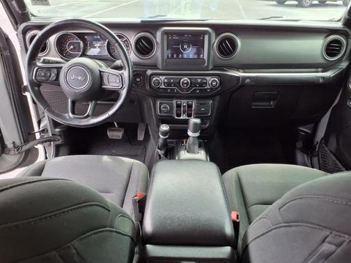 2021 Jeep Gladiator SPORT